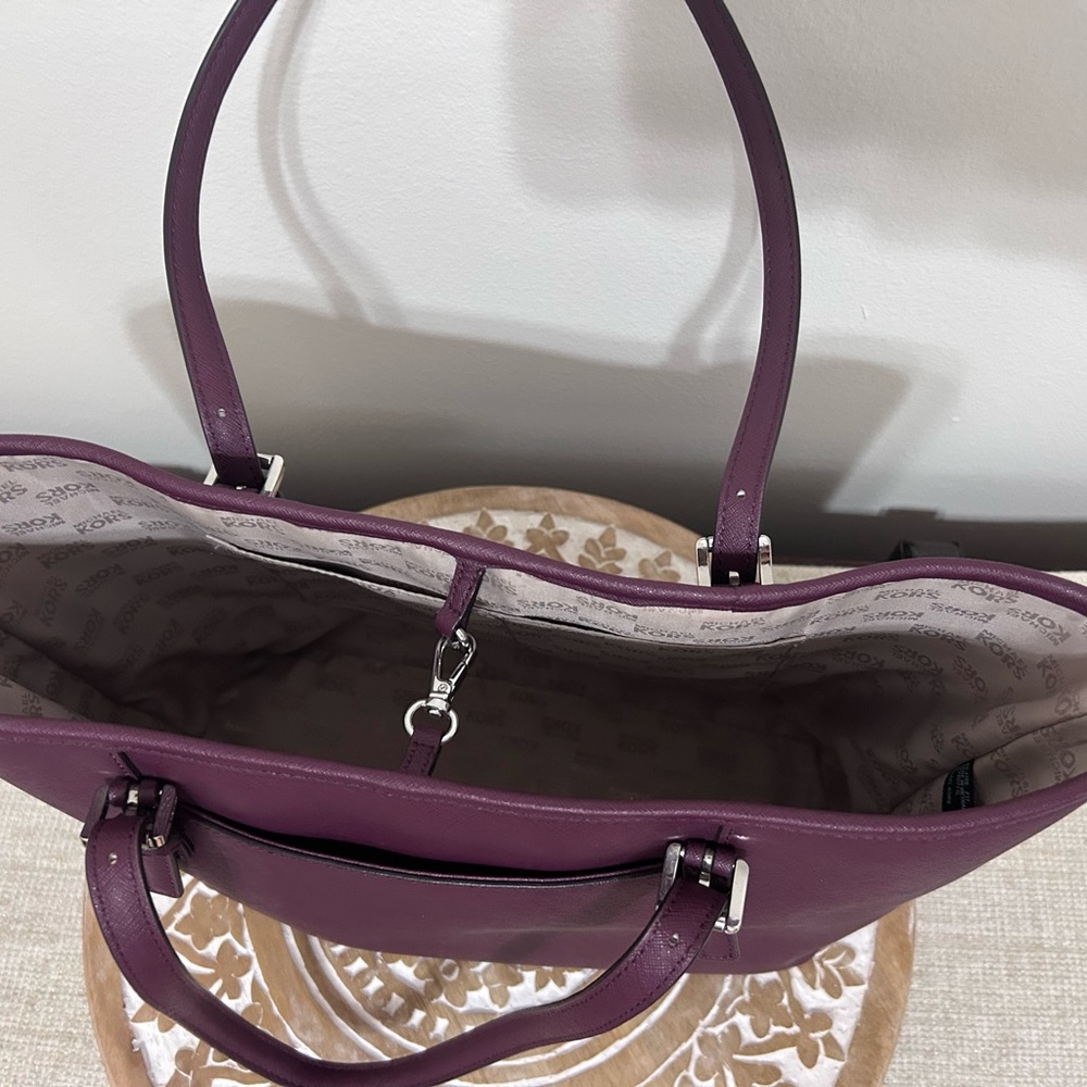 Michael Kors Tote & Wallet - Picture 3 of 8